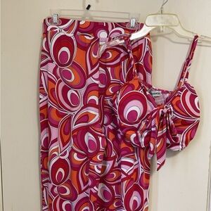 Multi colored 2 piece set with crop top and pants